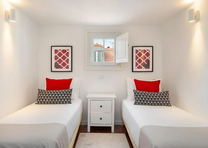 Whome Charming And Historical In Santa Justa * Lisboa